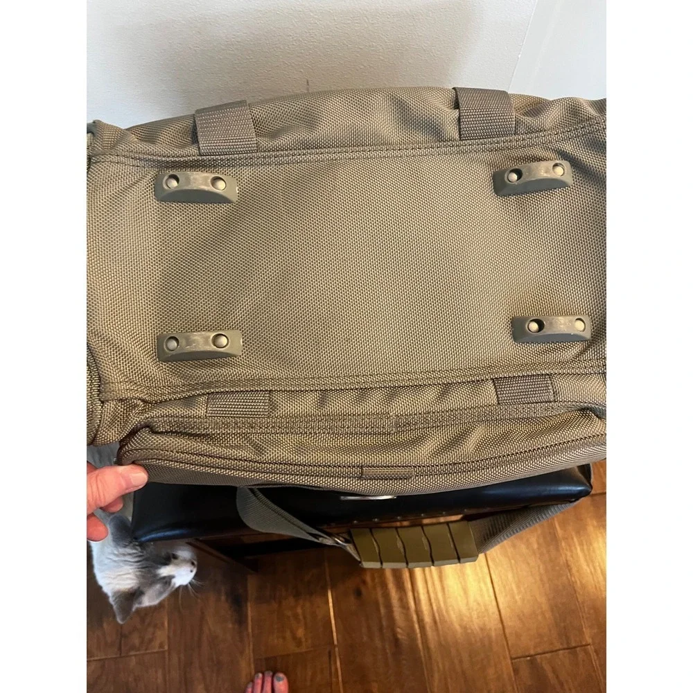 Pathfinder Carry On Luggage Suitcase Shoulder Bag Olive Green!
